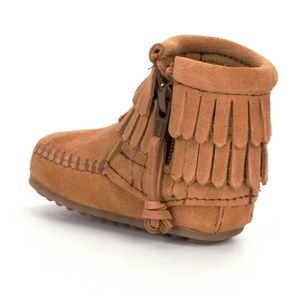 MinnetonkaToddler Boots size 3